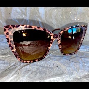 DIFF Becky II Leopard Tortoise & Brown Sunglasses